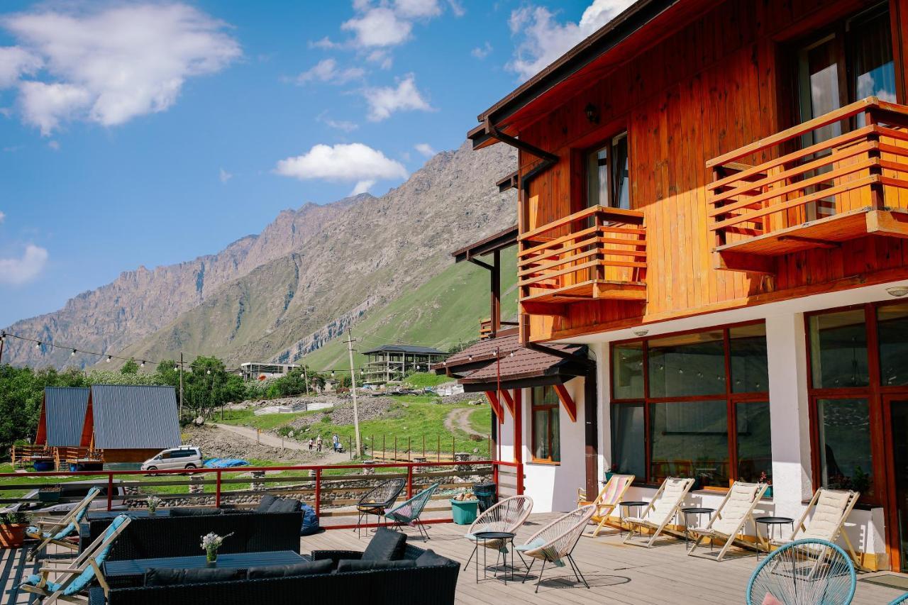 Alpenhaus Kazbegi Hotel & Restaurant ภายนอก รูปภาพ