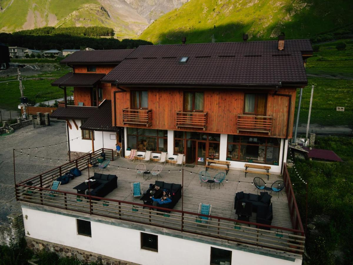 Alpenhaus Kazbegi Hotel & Restaurant ภายนอก รูปภาพ
