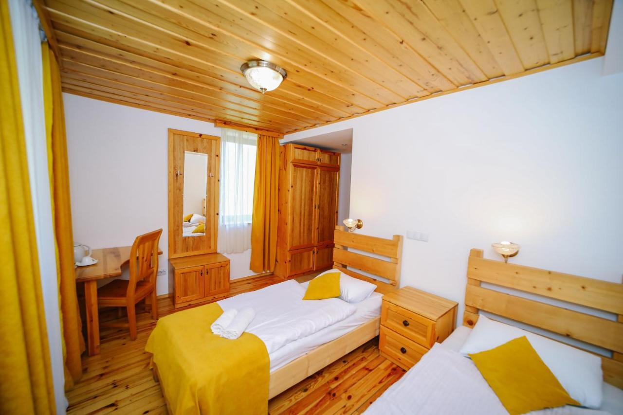 Alpenhaus Kazbegi Hotel & Restaurant ภายนอก รูปภาพ