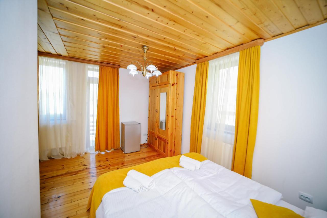 Alpenhaus Kazbegi Hotel & Restaurant ภายนอก รูปภาพ