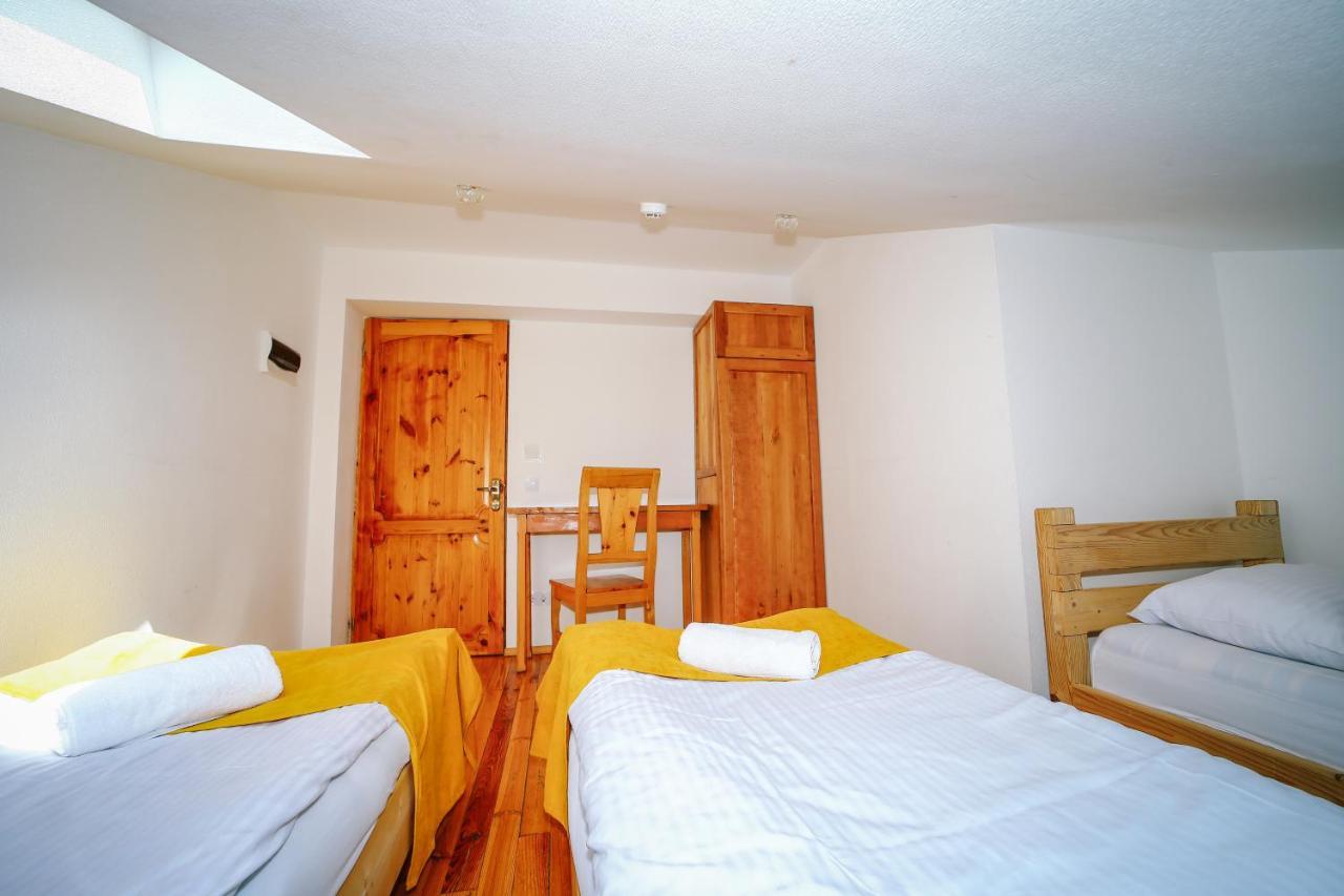 Alpenhaus Kazbegi Hotel & Restaurant ภายนอก รูปภาพ