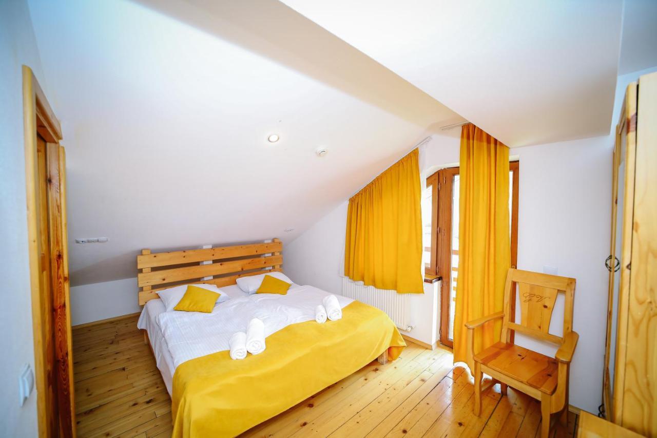 Alpenhaus Kazbegi Hotel & Restaurant ภายนอก รูปภาพ