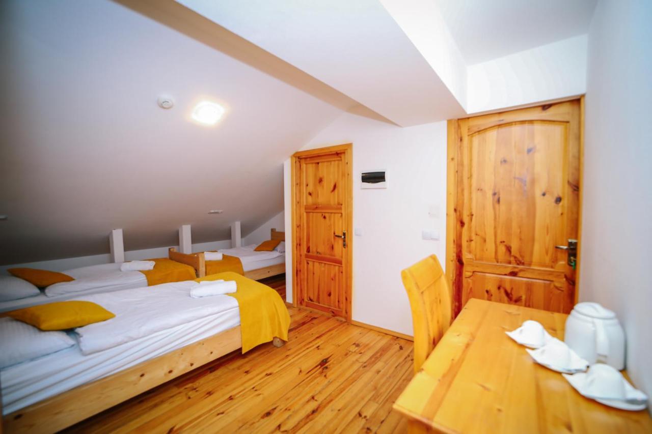 Alpenhaus Kazbegi Hotel & Restaurant ภายนอก รูปภาพ