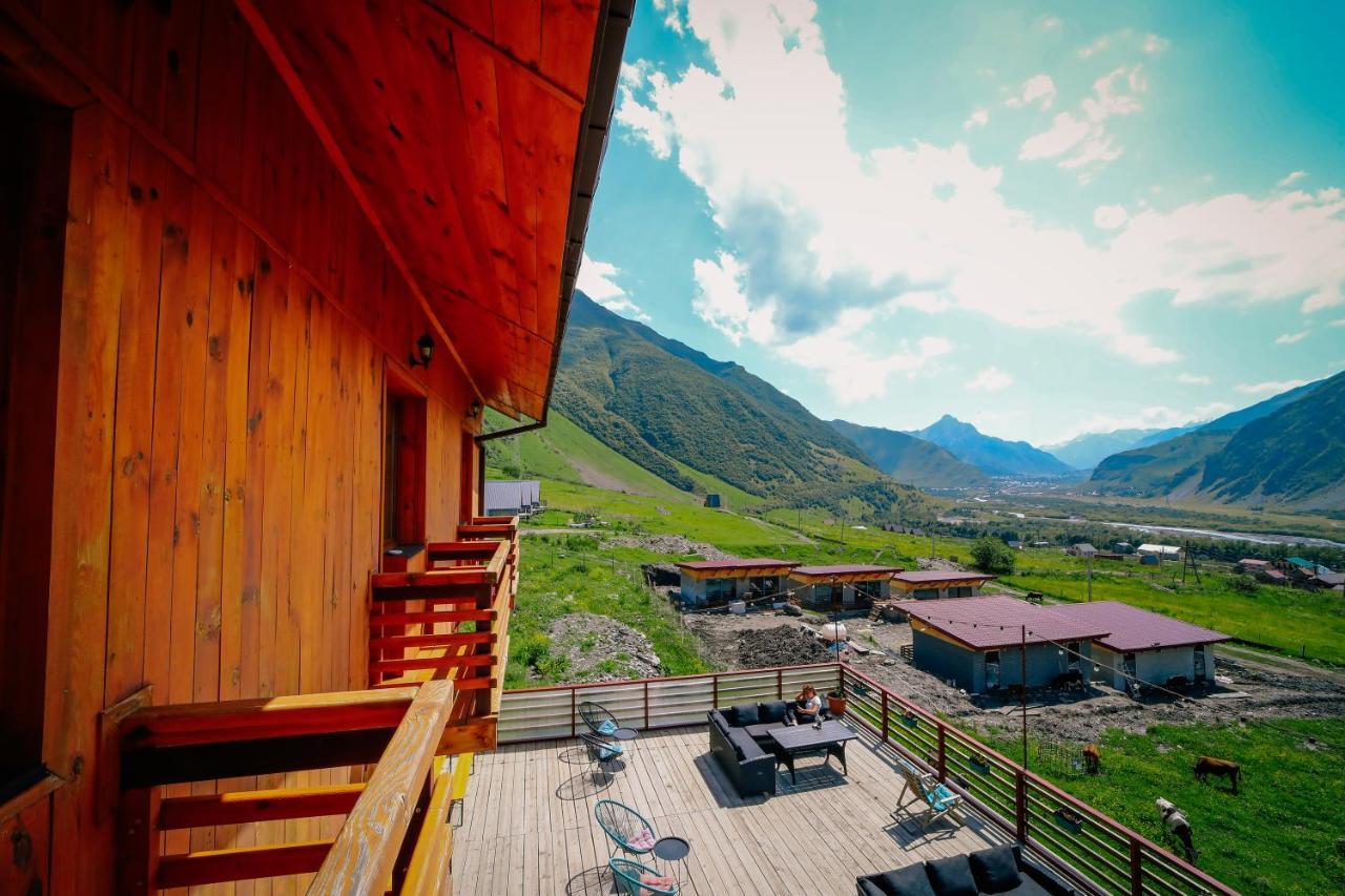 Alpenhaus Kazbegi Hotel & Restaurant ภายนอก รูปภาพ
